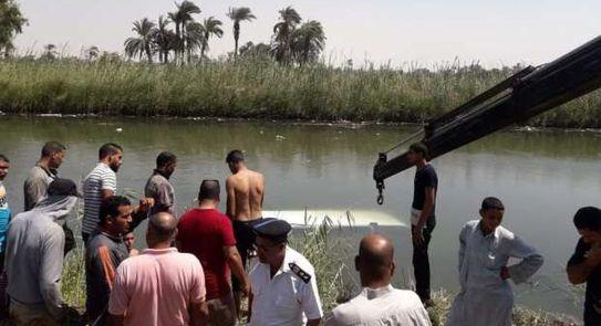 مصرع شقيقان انقلب بهما جرار زراعي في ترعة بقنا 