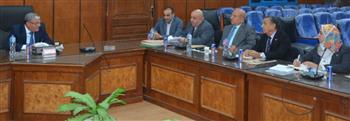   محافظ المنيا يناقش مع أعضاء مجلس الشيوخ عدد من القضايا والطلبات