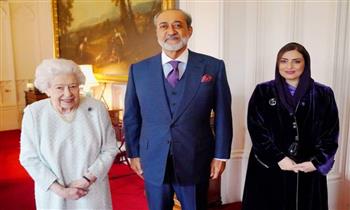   سلطان عمان والملكة اليزابيث الثانية يبحثان التعاون الثنائى