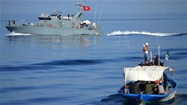البحرية التونسية تنقذ 78 مهاجرا غير شرعي شمال رأس جدير