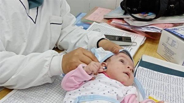 فحص وعلاج 13 ألف طفل من حديثي الولادة بالمنيا 