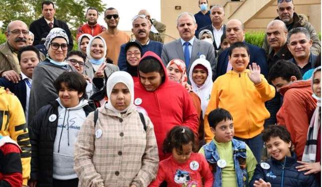 رئيس جامعة القناة يشهد الاحتفالية بيوم ذوى الهمم بالإسماعيلية 