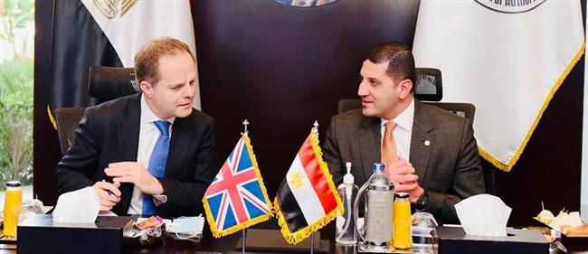 «عبد الوهاب» يبحث مع السفير البريطاني تعزيز العلاقات الاستثمارية