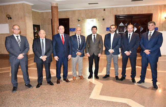 وزير الرياضة يلتقي رئيس الإتحاد الأفريقي للراجبي