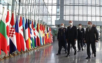   الناتو يعرب عن استعداده لبناء الثقة مع روسيا شريطة إزالة التوتر في أوروبا
