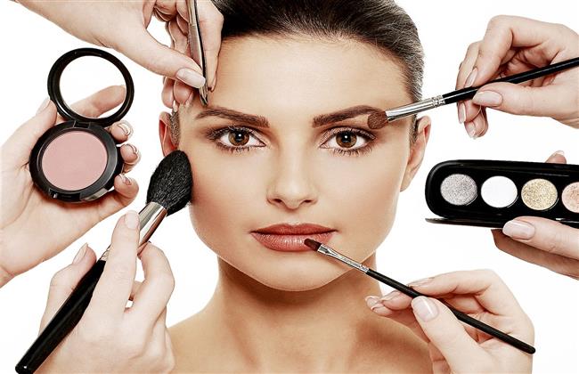  طرق الحفاظ علي مكياجك من البكتيريا 