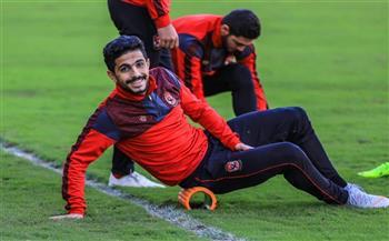  طبيب الأهلى يطلع على تقارير الطبيه للاعب أيمن أشرف