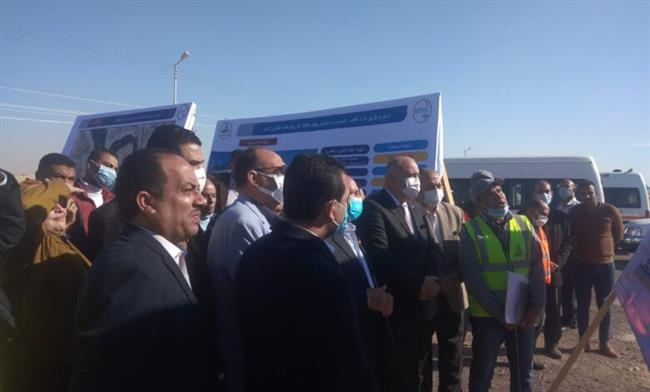 وزير النقل يتفقد أعمال محور الشهيد الرائد باسم فكري بقنا 