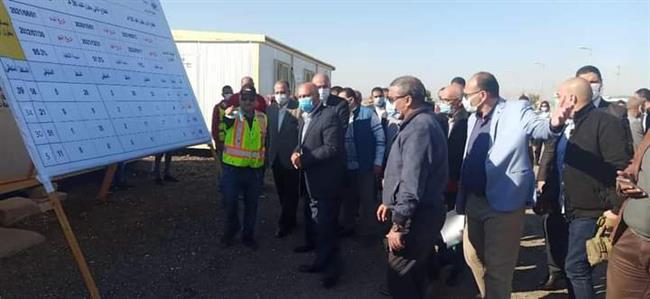 كامل الوزير يتفقد ازدواج الطريق الصحراوي الشرقي قنا الأقصر