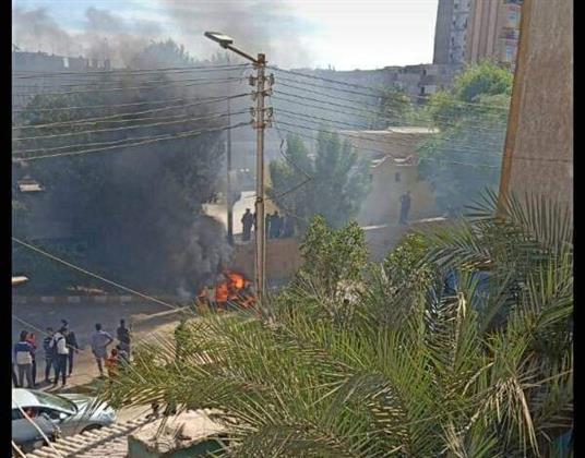 النيران تلتهم «توكتوك» بالقرب من محطة سكة حديد في قنا