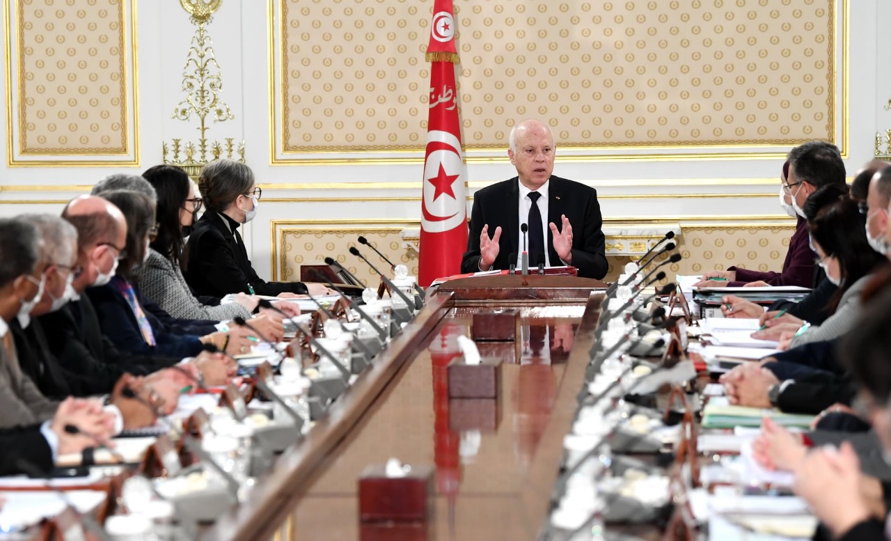 «قيس سعيد» يشرف على عدة مشاريع مختلفة باجتماع مجلس الوزراء التونسي