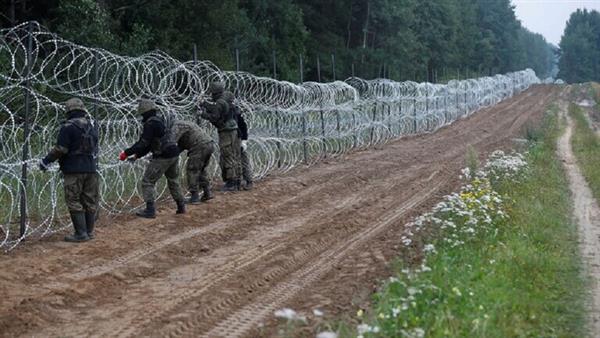 جندي بولندي فر إلى بيلاروس يروي كيف قتل طالبي اللجوء على الحدود
