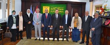 رئيس جامعة الإسكندرية يستقبل فريق الهيئة القومية لضمان جودة التعليم والإعتماد