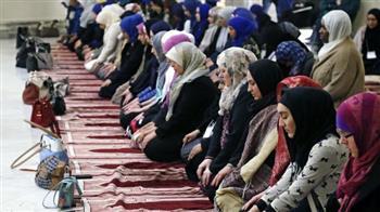 هل يجوز للمرأة الصلاة بالبنطلون فى بيتها..؟ الإفتاء تجيب