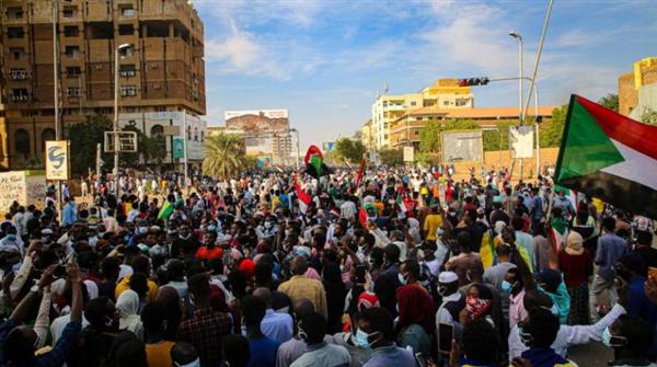 في ذكرى سقوط عمر البشير| مقتل شاب وإصابة 125 في مظاهرات السودان