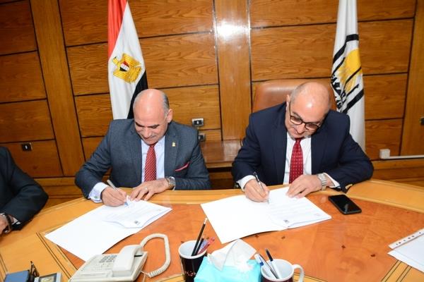 توقيع بروتوكول تعاون بين جامعتي أسيوط والأقصر في مجال الطب 