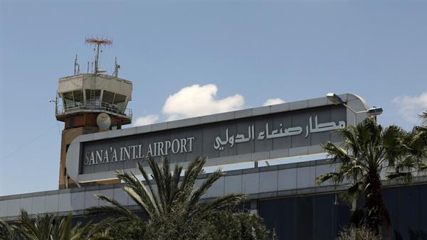 خروج مطار صنعاء الدولى عن الخدمة بعد استهداف التحالف العربى له