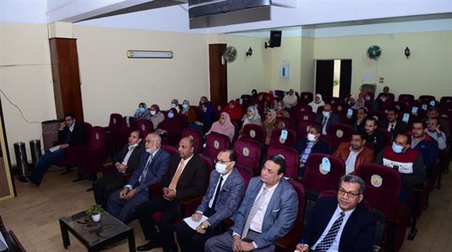ورشة عمل عن تحليل نتائج الإختبارات والمؤشرات الإحصائية بعلوم سوهاج 