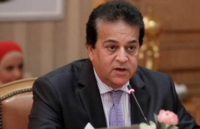 «عبد الغفار»: المسحة الجينية تجرى بشكل مكثف للقادمين من الخارج