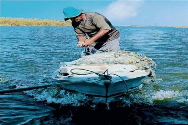 استئناف حركة الصيد والملاحة فى بحيرة البرلس