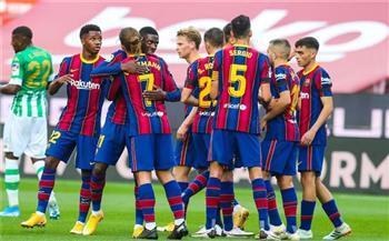 بطولة إسبانيا: برشلونة يسدي ريال مدريد خدمة بتعادله مع إشبيلية المنقوص