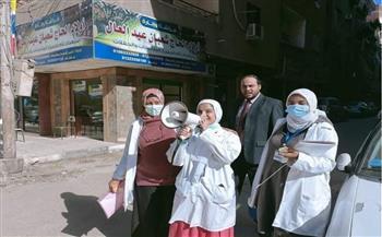 بالصور .. «من بيت لبيت» أبطال الأطقم الطبية بالاسماعيلية يواصلون تطعيم الأطفال