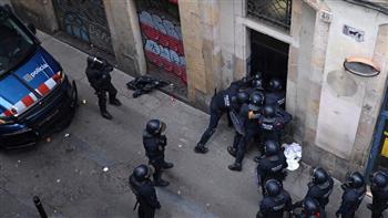   إسبانيا.. الشرطة تضبط شخصين نظما يانصيب على المخدرات