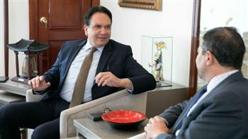   وزير الخارجية الإكوادوري يستقبل السفير المصري 