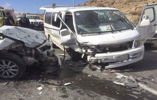 إصابة 15 شخص..  تصادم سيارتين بالطريق الدولى الساحلى بكفر الشيخ