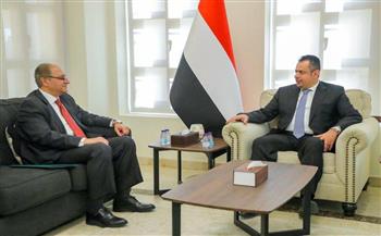   السفير المصري يلتقي رئيس الوزراء اليمني