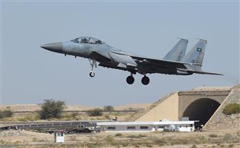   طيران التحالف العربي يستهدف ثكنة وسط صنعاء