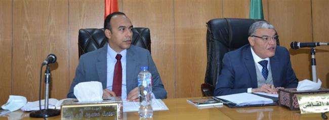 «القاضى» يوجه رؤساء مدن المنيا باتخاذ كافة التجهيزات للاحتفال بأعياد الميلاد