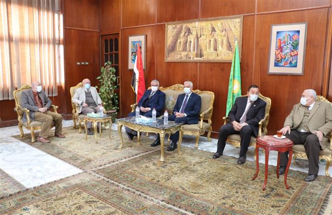 رئيس جامعة المنوفية يستقبل ضيوف حفل عيد الجامعة الخامس والأربعين