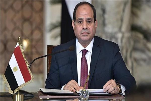 السيسي: توفير الكهرباء والمياه والغاز للمجمعات الصناعية الجديدة.. وصناعات مرتبها فى اليوم يصل لـ 20 ألف جنيه