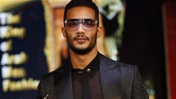 يستفز الجمهور بصور جديدة.. محمد رمضان عريان في دبي
