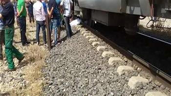   مصرع شاب صدمه قطار أثناء عبوره شريط السكة الحديد بأبو النمرس