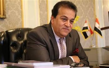   وزير التعليم العالي يستعرض حصاد أداء معهد بحوث البترول المصري 