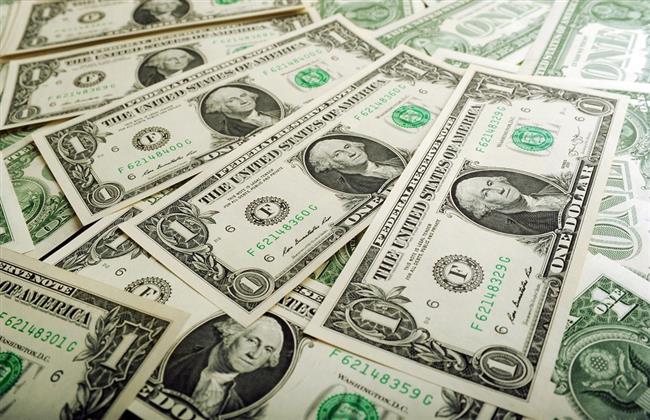 الجنيه يواصل الثبات مقابل سعر الدولار خلال فترة التعاملات الأخيرة