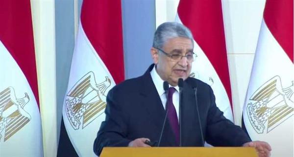 وزير الكهرباء: وقعنا عقود تنفيذ مشروع الربط الكهربائى مع السعودية