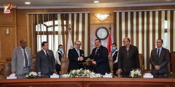 نقابة كتاب مصر تعرض أكثر من 1500 عمل أدبى بمطارات القاهرة.. اعرف التفاصيل