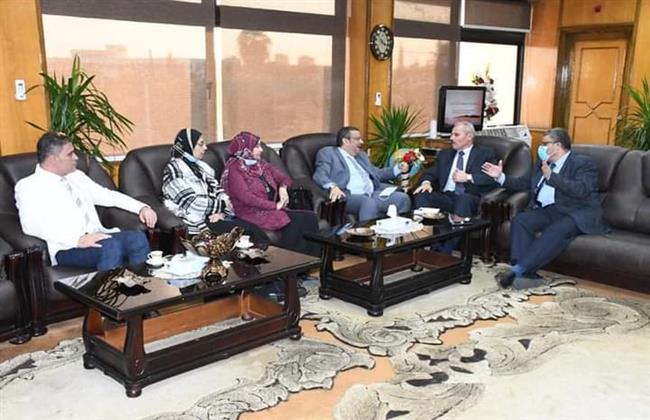 جامعة القناه: رفع درجة الاستعدادات بكلية التجارة لإمتحانات الفصل الدراسي الأول 
