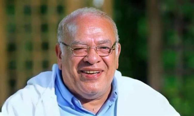 صلاح عبد الله يحتفل بالعام الجديد: هيكون آخر حلاوة 