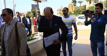   أحمد سليمان يصل الزمالك لتقديم أوراق ترشحه 