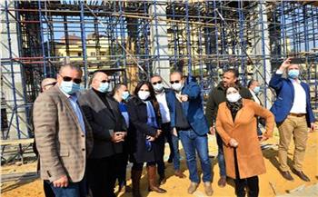  محافظ القاهرة ومساعد أول رئيس الوزراء يتفقدان أعمال تطوير حدائق الفسطاط.