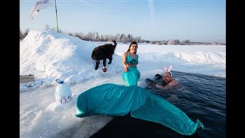   روسيا تحتفل بموسم السباحة الشتوية 