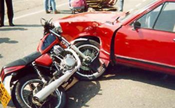   إصابة شخصين فى حادث تصادم سيارة بدراجة نارية بمدينة الخارجة