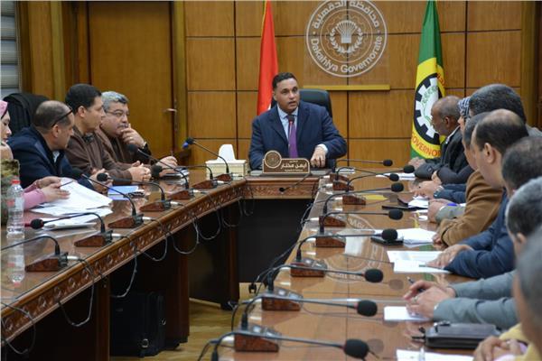 محافظ الدقهلية: الانتهاء من 4421 عقدا لتقنين واضعى اليد على الأراضي أملاك الدولة