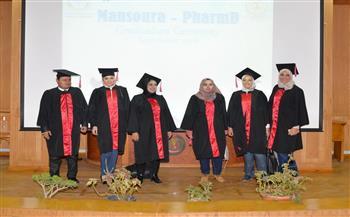تخرج الدفعة الخامسة ببرنامج pharm D بكلية الصيدلة جامعة المنصورة