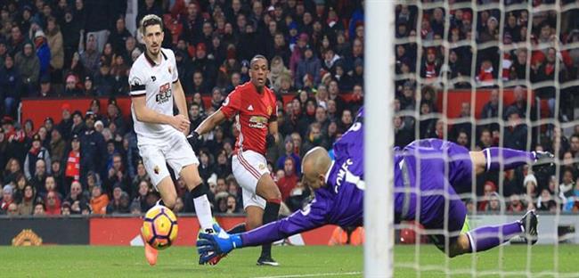 وست هام يونايتد يفوز على واتفورد برباعة فى الدوري الإنجليزي 