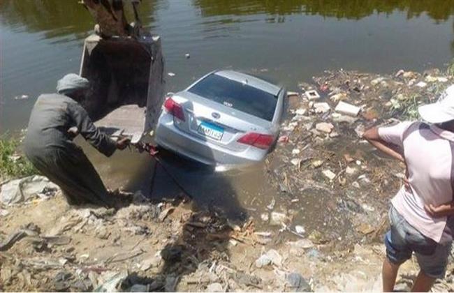 انقاذ شخص من الغرق بعد سقوط سبارته في ترعة بقنا